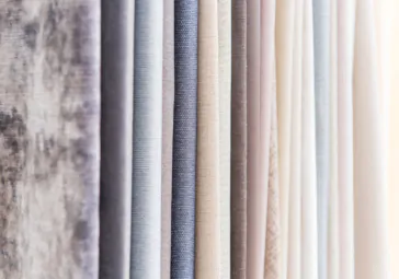 Como escolher o material de cortinas e persianas ideal para sua casa